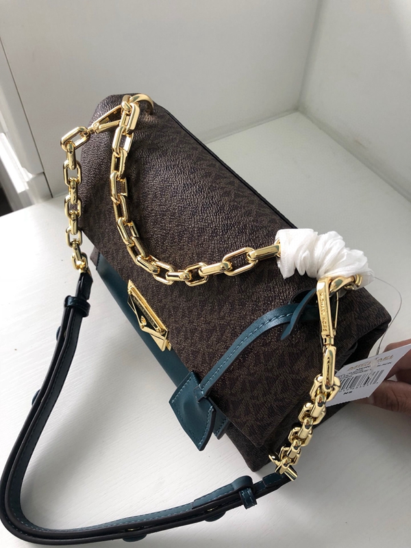 マイケルコースバッグ側面デザイン